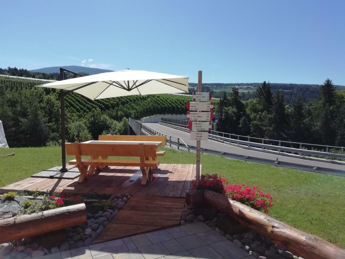 Agritur I Colori Panzió Sanzeno Kültér fotó