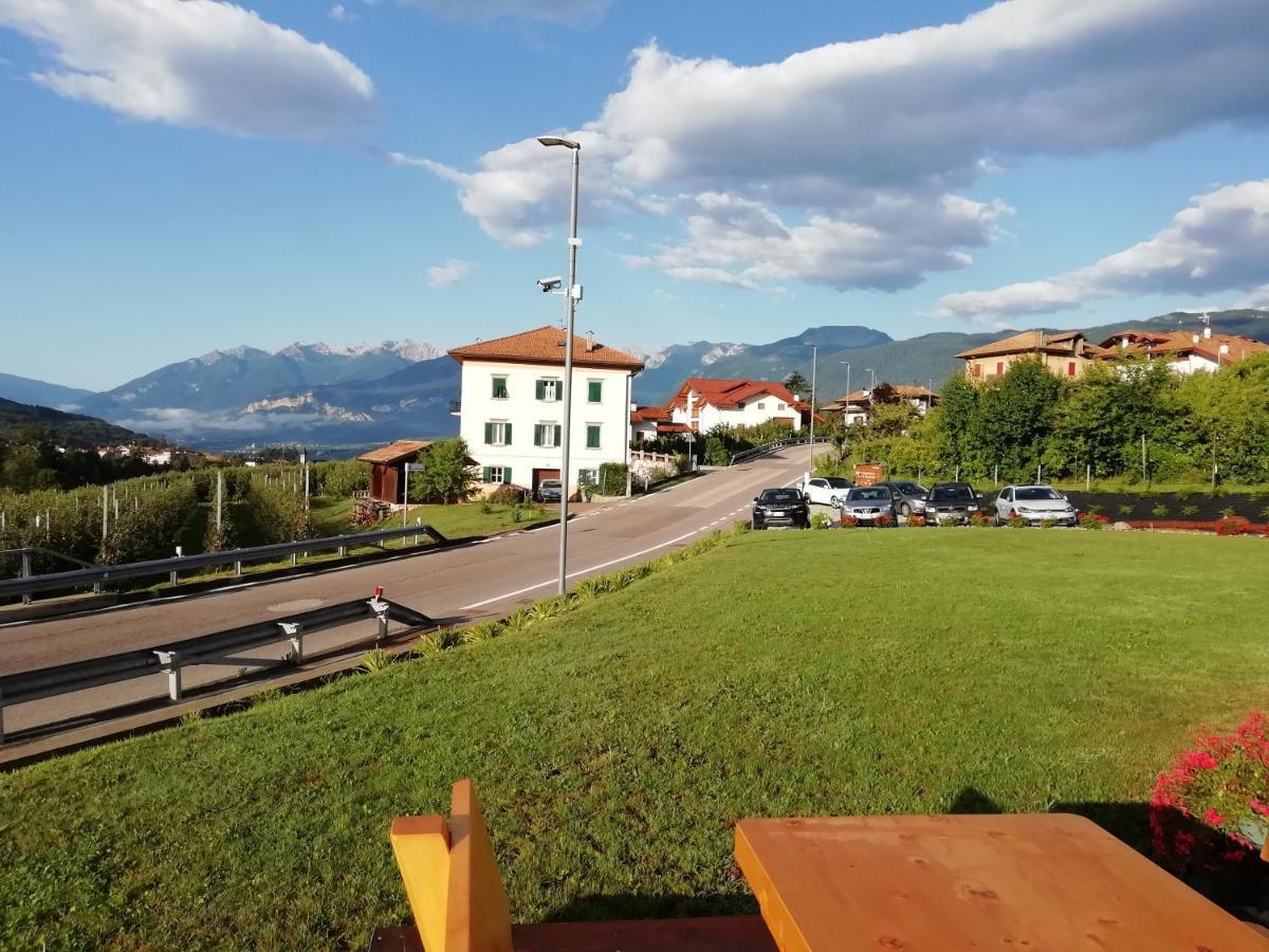 Agritur I Colori Panzió Sanzeno Kültér fotó